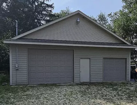 Exterior - 10874 E Flagg Rd, Rochelle, IL 61068 photo 2 of 4