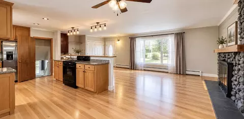 Living - 10874 E Flagg Rd, Rochelle, IL 61068 photo 2 of 5
