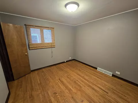 Bedroom - 15045 Springfield Ave, Midlothian, IL 60445 photo 3 of 4