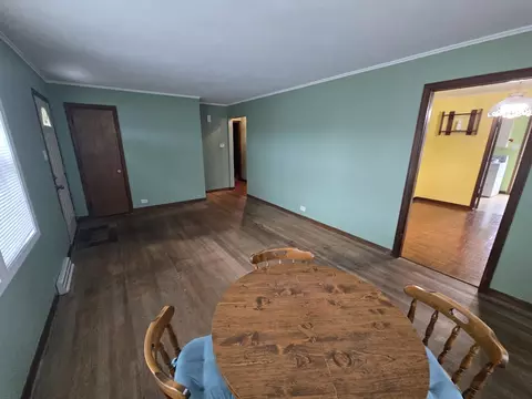 Living - 15045 Springfield Ave, Midlothian, IL 60445 photo 2 of 3