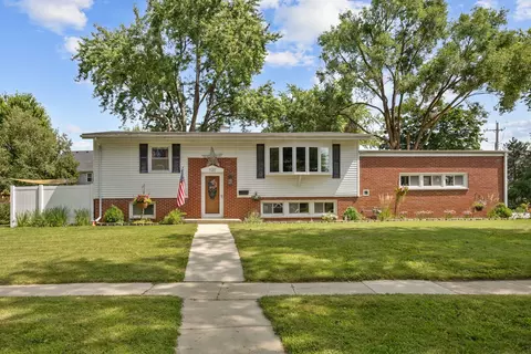 1120 S 12th Ave, Saint Charles, IL 60174