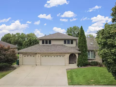 775 Lambeth Ln, New Lenox, IL 60451