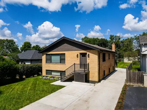 1009 Highland Ave, Wauconda, IL 60084