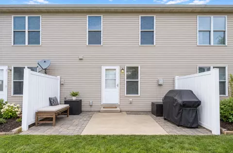 1102 Lockenvitz Ln #3, Bloomington, IL 61704 photo 2
