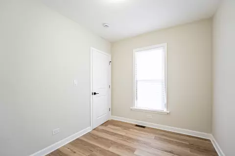 Bedroom - 17825 Chicago Ave, Lansing, IL 60438 photo 4 of 6