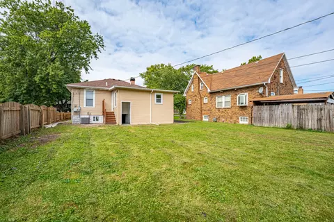 Exterior - 17825 Chicago Ave, Lansing, IL 60438 photo 5 of 6