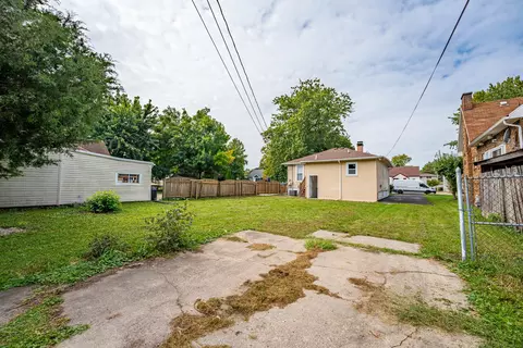 Exterior - 17825 Chicago Ave, Lansing, IL 60438 photo 3 of 6
