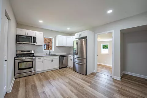 Kitchen - 17825 Chicago Ave, Lansing, IL 60438 photo 1 of 2