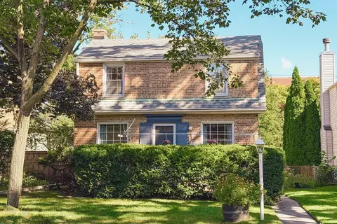 8217 Laramie Ave, Skokie, IL 60077