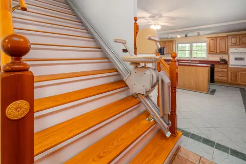 Entry Way - 2001 N State St, Marion, IL 62959 photo 1 of 2