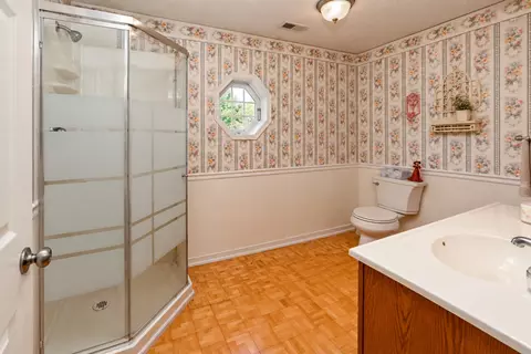 Bath - 2001 N State St, Marion, IL 62959 photo 2 of 3
