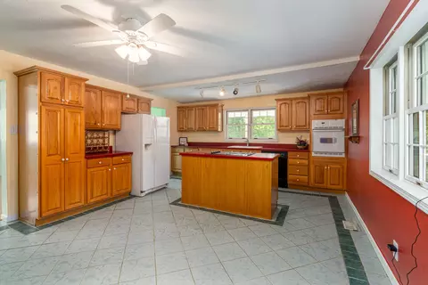 Kitchen - 2001 N State St, Marion, IL 62959 photo 1 of 3