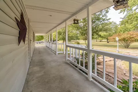 Exterior - 2001 N State St, Marion, IL 62959 photo 7 of 10