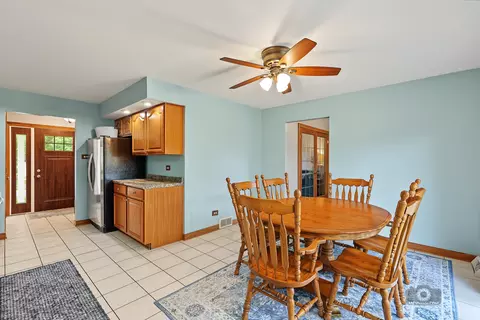 Dining - 15224 Walnut Rd, Oak Forest, IL 60452 photo 2 of 2