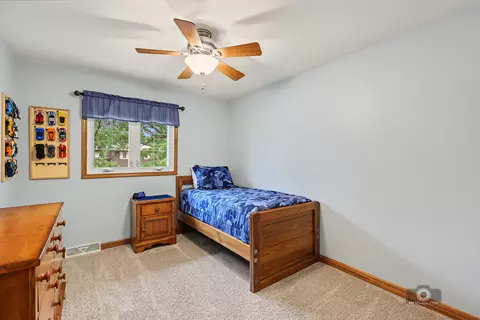 Bedroom - 15224 Walnut Rd, Oak Forest, IL 60452 photo 1 of 3
