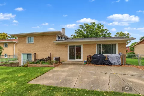 Exterior - 15224 Walnut Rd, Oak Forest, IL 60452 photo 6 of 6
