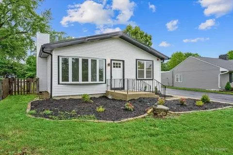18172 W Twin Lakes Blvd, Grayslake, IL 60030