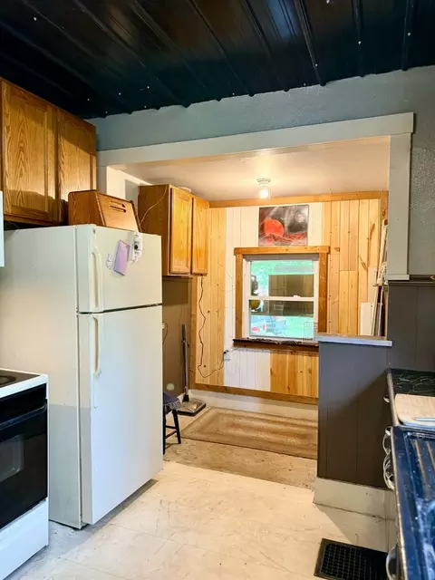 Kitchen - 1002 Locust St, Thomson, IL 61285 photo 1 of 2