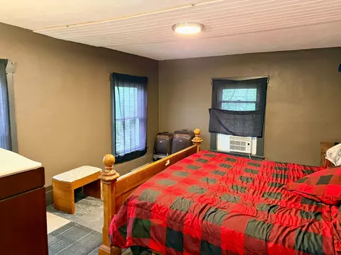 Bedroom - 1002 Locust St, Thomson, IL 61285 photo 3 of 4