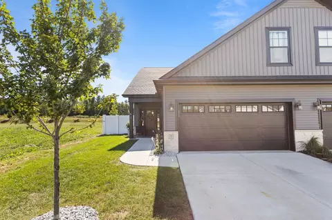 7 Prairie Trl, Monticello, IL 61856