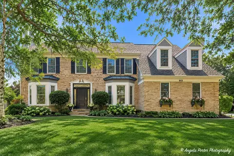 813 Walton Ln, Grayslake, IL 60030