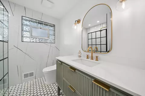 Bath - 9043 Bartlett Ave, Brookfield, IL 60513 photo 1 of 4