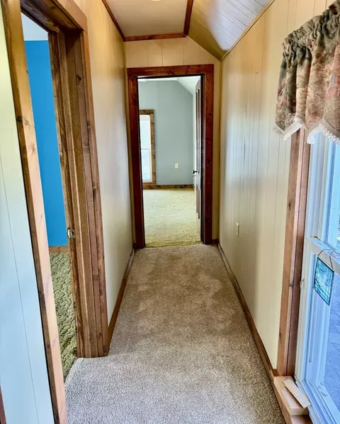 Entry Way - 400 N School St, Atkinson, IL 61235 photo 1 of 1