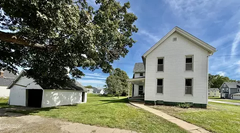 Exterior - 400 N School St, Atkinson, IL 61235 photo 2 of 5