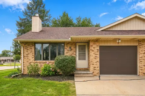 126 E Parkview Dr #002, Walcott, IA 52773