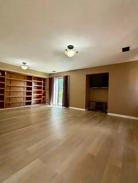 Living - 2304 Olde Mill Rd, Plainfield, IL 60586 photo 3 of 3