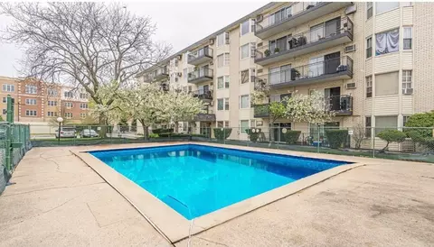 5506 Lincoln Ave #516, Morton Grove, IL 60053