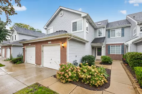 170 Sierra Pass Dr, Schaumburg, IL 60194
