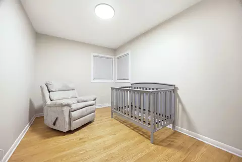 Bedroom - 33 Cranbrook Dr, Des Plaines, IL 60016 photo 2 of 3