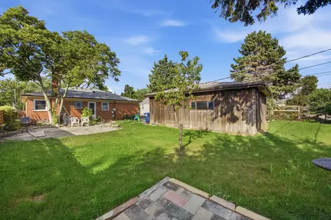 Exterior - 33 Cranbrook Dr, Des Plaines, IL 60016 photo 3 of 3