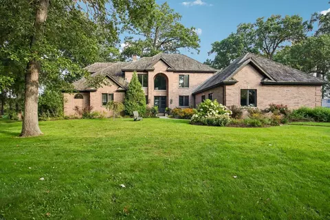 Undisclosed, Libertyville, IL 60048