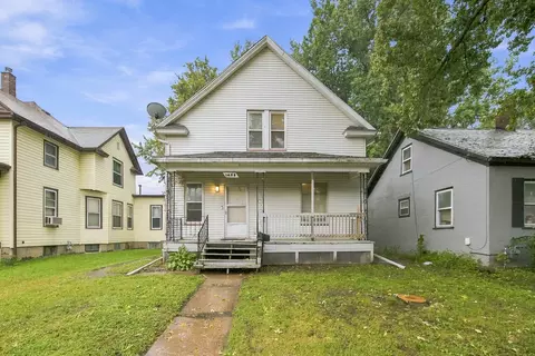 1425 W 15th St, Davenport, IA 52804