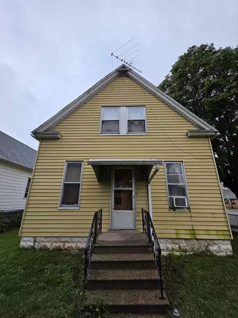 500 14th Ave, Rock Island, IL 61201