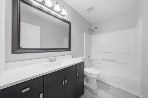 Bath - 1830 Field Ct, Plainfield, IL 60586 photo 3 of 3