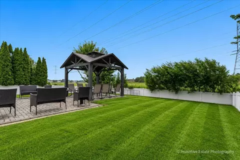 Exterior - 2031 Ridgemoor Dr, Plainfield, IL 60586 photo 2 of 3