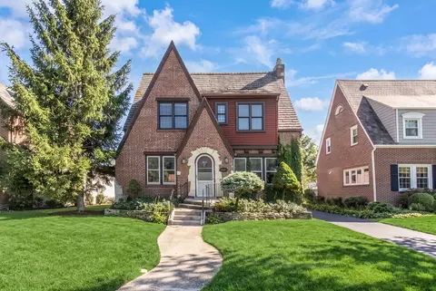 221 East Ave, Park Ridge, IL 60068