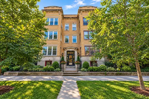 5330 S Hyde Park Blvd #1S, Chicago, IL 60615