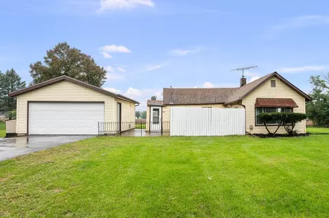 454 Docia St, Hillsdale, IL 61257
