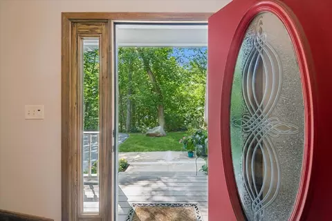 Entry Way - 300 White Tail Ln, Ingleside, IL 60041 photo 1 of 2