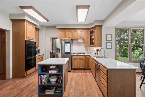 Kitchen - 300 White Tail Ln, Ingleside, IL 60041 photo 3 of 3