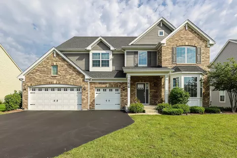3626 Emerald Rd, Elgin, IL 60124