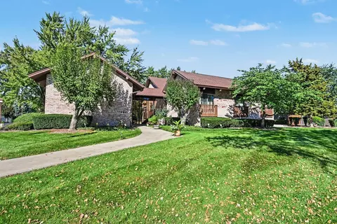740 Saint Andrews Ln #13, Crystal Lake, IL 60014