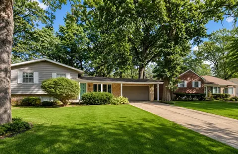 49 Briarcliff Rd, Montgomery, IL 60538