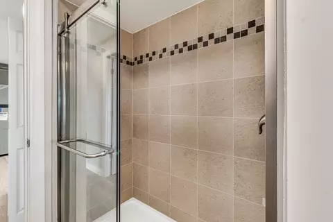 Bath - 421 W Mazon Ave, Dwight, IL 60420 photo 2 of 5