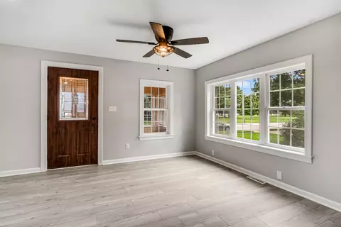 Living - 421 W Mazon Ave, Dwight, IL 60420 photo 3 of 5