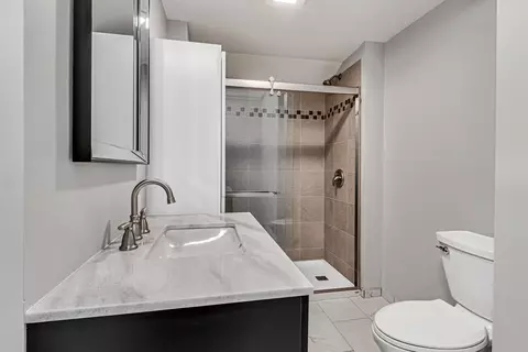 Bath - 421 W Mazon Ave, Dwight, IL 60420 photo 4 of 5